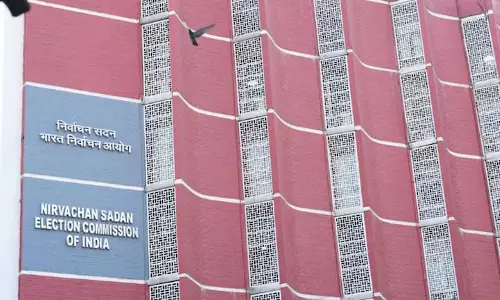 EC ने बंगाल में बड़ी संख्या में वोटरों के नाम हटाए जाने से इनकार किया