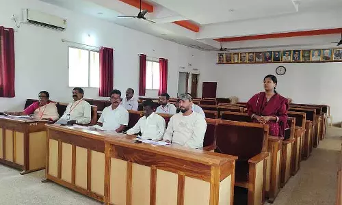 Mudigere : उचित मूल्य की दुकानों में मानक चिह्न लगाएं