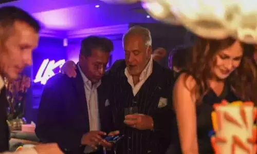 Vijay Mallya ने एक महंगे क्लब में ललित मोदी की बर्थडे पार्टी का मज़ा लिया Vijay Mallya ने एक महंगे क्लब में ललित मोदी की बर्थडे पार्टी का मज़ा लिया