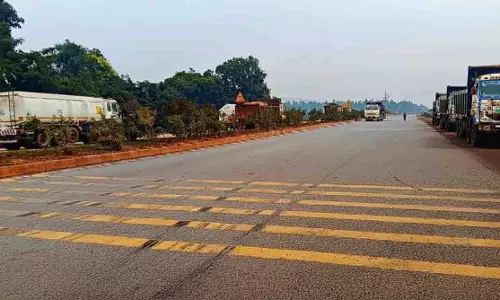 Keonjhar में लूट की कोशिश के दौरान ट्रक ड्राइवर को चाकू मारा गया Keonjhar में लूट की कोशिश के दौरान ट्रक ड्राइवर को चाकू मारा गया