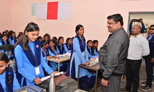 Education Minister गजेन्द्र यादव का आकस्मिक निरीक्षण Education Minister गजेन्द्र यादव का आकस्मिक निरीक्षण