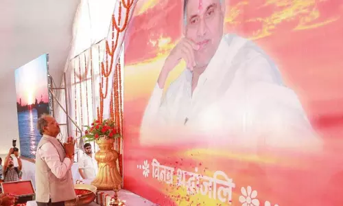 सांसद बृजमोहन अग्रवाल ने पूर्व मंत्री हेमचंद यादव की जयंती पर किया नमन