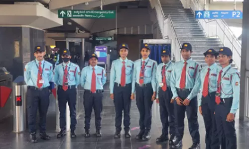Hyderabad मेट्रो ने 20 ट्रांसजेंडर्स को सुरक्षाकर्मी नियुक्त किया Hyderabad मेट्रो ने 20 ट्रांसजेंडर्स को सुरक्षाकर्मी नियुक्त किया