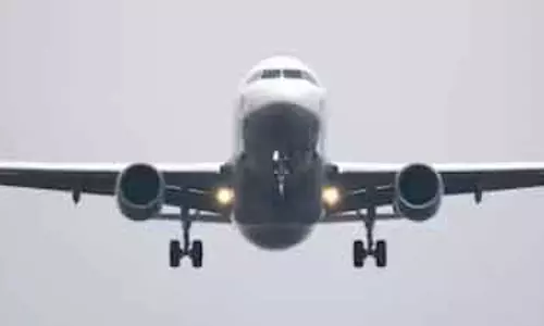 Air India Crew के 6 टिप्स लंबी दूरी की फ्लाइट को आरामदायक बनाने के लिए Air India Crew के 6 टिप्स लंबी दूरी की फ्लाइट को आरामदायक बनाने के लिए