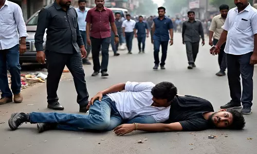 Raipur Breaking: पंडरी में सड़क विवाद के दौरान दो छात्रों पर हमला, FIR दर्ज Raipur Breaking: पंडरी में सड़क विवाद के दौरान दो छात्रों पर हमला, FIR दर्ज