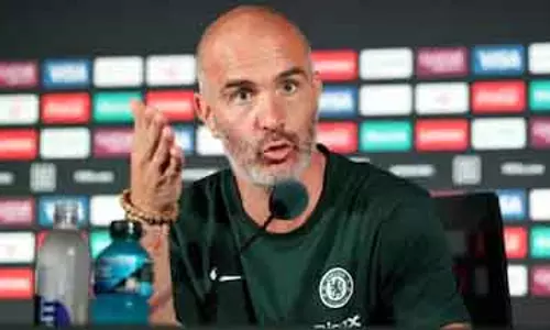 Arsenal और चेल्सी का 1-1 ड्रॉ, मारेस्का ने रेफरी के फैसलों पर उठाए सवाल Arsenal और चेल्सी का 1-1 ड्रॉ, मारेस्का ने रेफरी के फैसलों पर उठाए सवाल