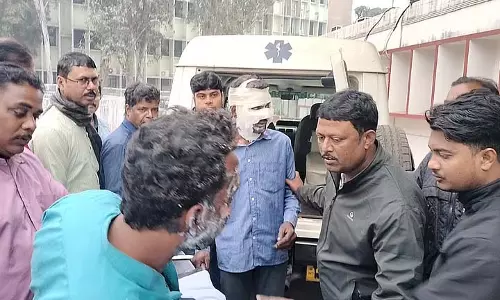 Durgapur स्टील प्लांट में सिलेंडर फटने से 3 मज़दूर गंभीर रूप से घायल Durgapur स्टील प्लांट में सिलेंडर फटने से 3 मज़दूर गंभीर रूप से घायल