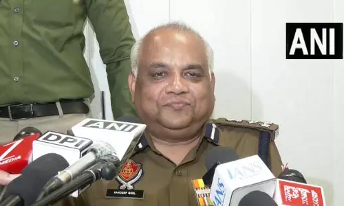 केंद्रीय एजेंसियों ने ISI समर्थित अंतर्राष्ट्रीय आतंकी मॉड्यूल का भंडाफोड़ किया, दो ग्रेनेड हमलों की योजना नाकाम केंद्रीय एजेंसियों ने ISI समर्थित अंतर्राष्ट्रीय आतंकी मॉड्यूल का भंडाफोड़ किया, दो ग्रेनेड हमलों की योजना नाकाम