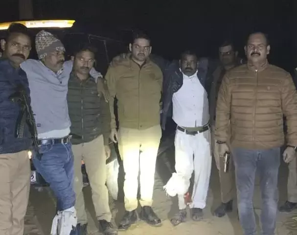 Kaushambi: पुलिस और गोकशो की भिड़ंत, तीन आरोपी पकड़े गए Kaushambi: पुलिस और गोकशो की भिड़ंत, तीन आरोपी पकड़े गए