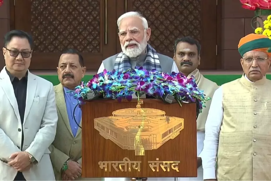 PM Modi ने संसद में कामकाजी माहौल की अहमियत बताई PM Modi ने संसद में कामकाजी माहौल की अहमियत बताई