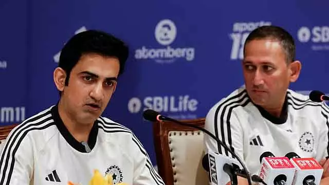 दूसरे ODI से पहले BCCI ने गौतम गंभीर और अगरकर के साथ सरप्राइज़ मीटिंग की दूसरे ODI से पहले BCCI ने गौतम गंभीर और अगरकर के साथ सरप्राइज़ मीटिंग की