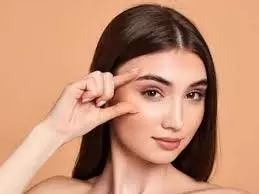 Coconut Oil for Eyebrows: पतली आइब्रो से हैं परेशान, तो नारियल तेल लगाकर इसे बनाएं घने Coconut Oil for Eyebrows: पतली आइब्रो से हैं परेशान, तो नारियल तेल लगाकर इसे बनाएं घने