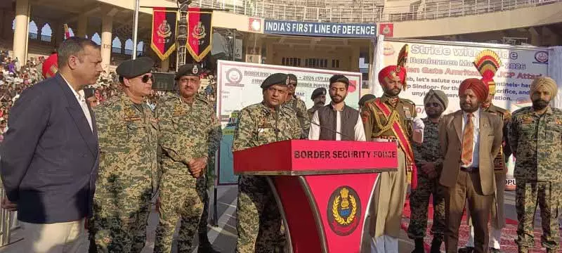 पाकिस्तान से अत्याधुनिक हथियारों की तस्करी में तेजी से बढ़ोतरी हुई है: BSF IG Fuljale पाकिस्तान से अत्याधुनिक हथियारों की तस्करी में तेजी से बढ़ोतरी हुई है: BSF IG Fuljale