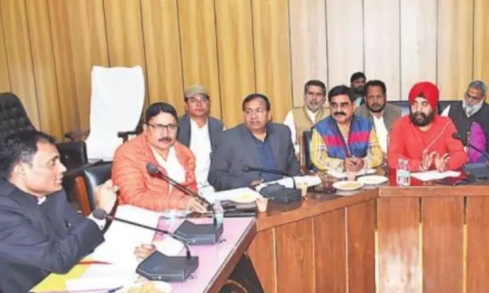 Bareilly: खराब सड़कें, अधूरे नाले और जाम का मुद्दा फिर उठा Bareilly: खराब सड़कें, अधूरे नाले और जाम का मुद्दा फिर उठा