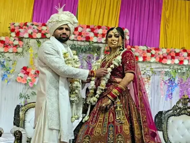 Gohana: पहलवान रवि दहिया ने रिचा संग निभाए सात फेरे, शादी हुई सादगी से Gohana: पहलवान रवि दहिया ने रिचा संग निभाए सात फेरे, शादी हुई सादगी से