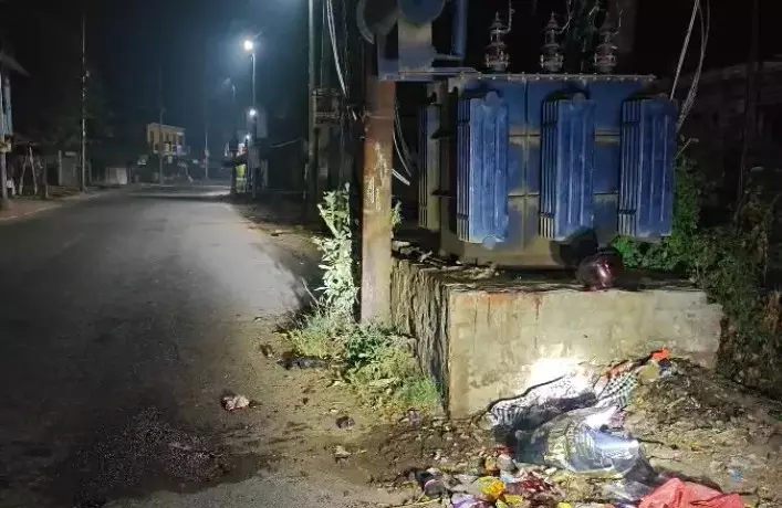 Fatehpur: तीन युवकों की बाइक ट्रांसफार्मर से टकराई, दो की मौत Fatehpur: तीन युवकों की बाइक ट्रांसफार्मर से टकराई, दो की मौत