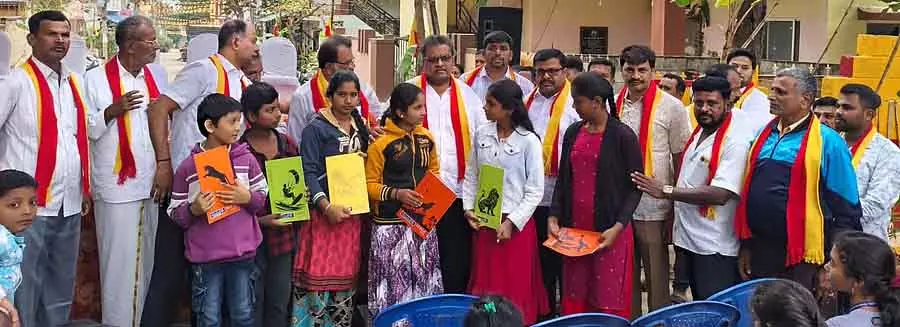 Ramnagar : देश और उसकी भाषा बनाने वालों को याद रखने की सलाह Ramnagar : देश और उसकी भाषा बनाने वालों को याद रखने की सलाह