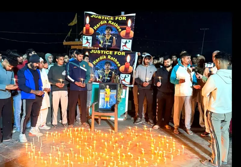 Haryana : लखन माजरा गांव में हार्दिक की याद में कैंडल मार्च निकाला गया Haryana : लखन माजरा गांव में हार्दिक की याद में कैंडल मार्च निकाला गया
