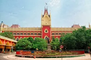 नॉन-टीचिंग स्टाफ की नई भर्ती के खिलाफ कलकत्ता HC में याचिका दायर नॉन-टीचिंग स्टाफ की नई भर्ती के खिलाफ कलकत्ता HC में याचिका दायर