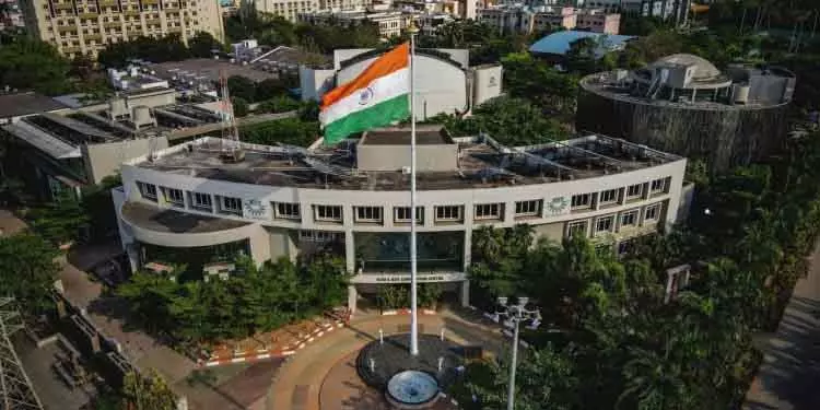 KIIT के बीटेक फर्स्ट ईयर के स्टूडेंट का शव हॉस्टल के कमरे में लटका मिला KIIT के बीटेक फर्स्ट ईयर के स्टूडेंट का शव हॉस्टल के कमरे में लटका मिला