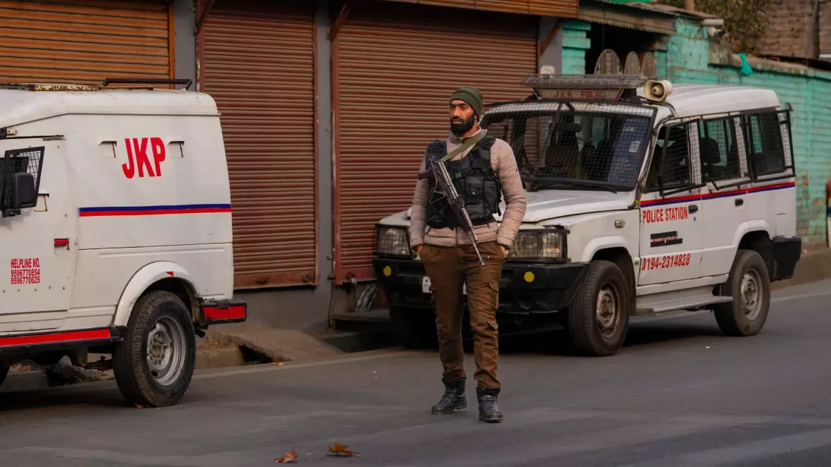 Jammu: पुलिस ने पुलवामा में नशा रोकने के लिए चलाया बड़ा अभियान Jammu: पुलिस ने पुलवामा में नशा रोकने के लिए चलाया बड़ा अभियान