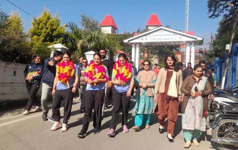 Himachal: वर्ल्ड कप में जीत के बाद स्पोर्टिंग क्वीन्स इनामों के लिए दबाव बना रही हैं Himachal: वर्ल्ड कप में जीत के बाद स्पोर्टिंग क्वीन्स इनामों के लिए दबाव बना रही हैं