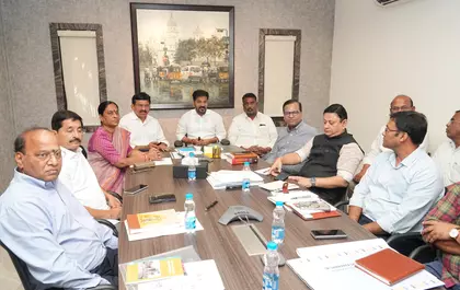 तेलंगाना के CM ने आदिवासी मेले से पहले मेदाराम के कामों का जायज़ा लिया तेलंगाना के CM ने आदिवासी मेले से पहले मेदाराम के कामों का जायज़ा लिया