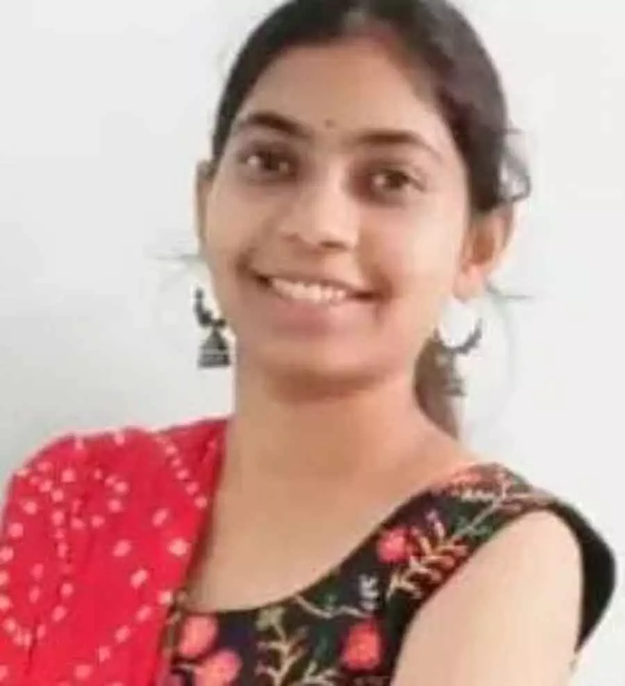 Gadag : घर पर झूठ बोले जाने पर इंजीनियरिंग स्टूडेंट ने की आत्महत्या Gadag : घर पर झूठ बोले जाने पर इंजीनियरिंग स्टूडेंट ने की आत्महत्या