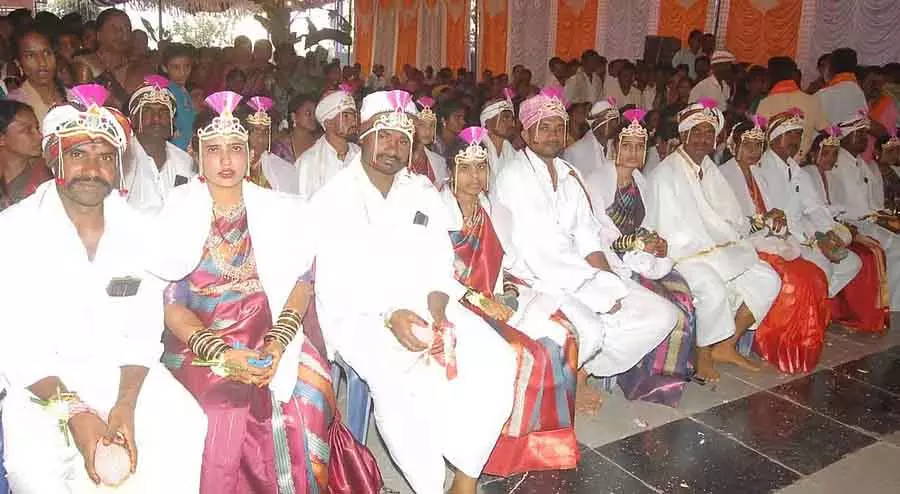 Linganayakanahalli : 13 जोड़े जिन्होंने पहाड़ पर चढ़ाई की Linganayakanahalli : 13 जोड़े जिन्होंने पहाड़ पर चढ़ाई की