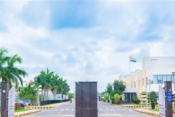 Andhra: छह MLC ने काउंसिल चेयरमैन से अपने इस्तीफे स्वीकार करने की अपील की Andhra: छह MLC ने काउंसिल चेयरमैन से अपने इस्तीफे स्वीकार करने की अपील की