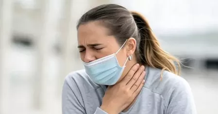 गले की खराश और दर्द से मिनटों में राहत देंगी ये तीन चीजें, सर्दियों में इस तरह करें सेवन गले की खराश और दर्द से मिनटों में राहत देंगी ये तीन चीजें, सर्दियों में इस तरह करें सेवन