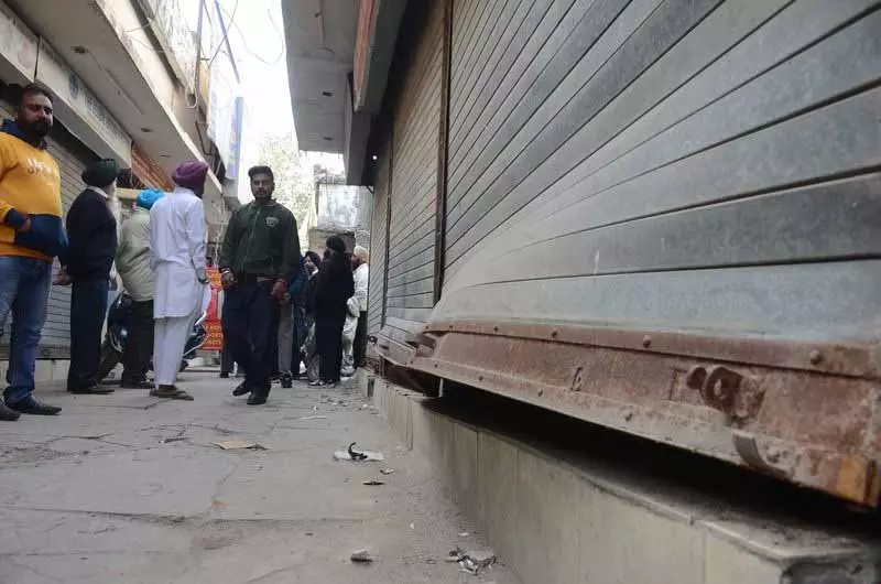 Ludhiana: दुगरी में चोरों ने 8 दुकानों को निशाना बनाया Ludhiana: दुगरी में चोरों ने 8 दुकानों को निशाना बनाया