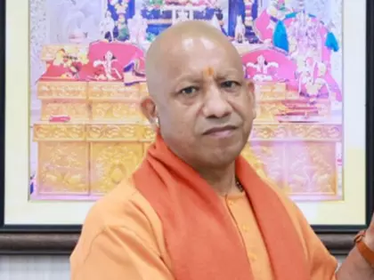 UP: खादी महोत्सव में 3.20 करोड़ रुपये की बिक्री, 42 प्रतिशत की वृद्धि दर्ज UP: खादी महोत्सव में 3.20 करोड़ रुपये की बिक्री, 42 प्रतिशत की वृद्धि दर्ज