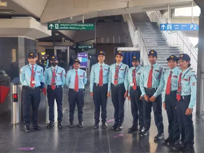 Hyderabad मेट्रो ने 20 ट्रांसजेंडर्स को सुरक्षाकर्मी नियुक्त किया Hyderabad मेट्रो ने 20 ट्रांसजेंडर्स को सुरक्षाकर्मी नियुक्त किया