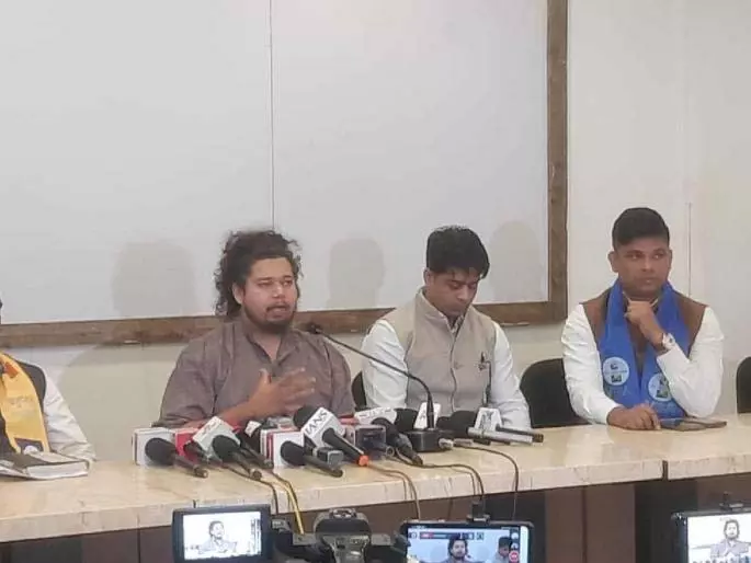 Sujat Ambedkar का दावा, दबाव और पैसे की वजह से 100 BJP पार्षद बिना विरोध चुने गए Sujat Ambedkar का दावा, दबाव और पैसे की वजह से 100 BJP पार्षद बिना विरोध चुने गए