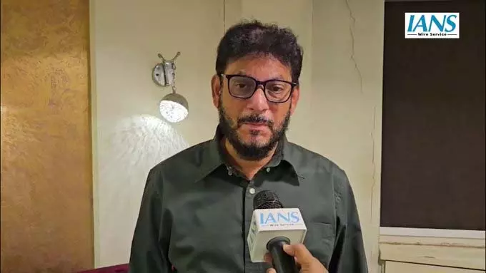 बढ़ती वायु प्रदूषण पर AIMIM नेता वारिस पठान का तीखा हमला, सरकार से तत्काल कार्रवाई की मांग बढ़ती वायु प्रदूषण पर AIMIM नेता वारिस पठान का तीखा हमला, सरकार से तत्काल कार्रवाई की मांग