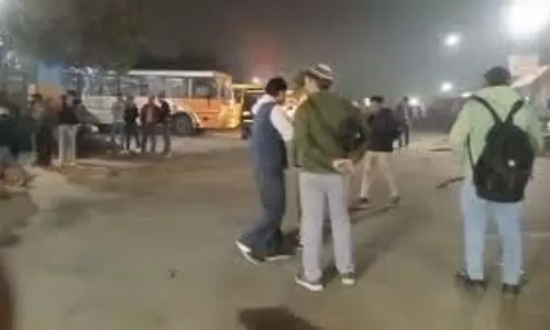 Agra: गाड़ी में रखे थे 2 संदिग्ध बॉक्स,मचा हड़कंप