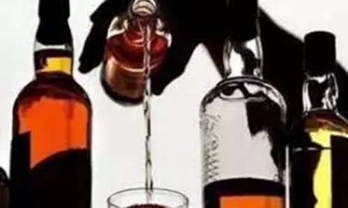 Jharkhand:नकली विदेशी शराब और स्पिरिट से भरे एक ट्रक को जब्त Jharkhand:नकली विदेशी शराब और स्पिरिट से भरे एक ट्रक को जब्त