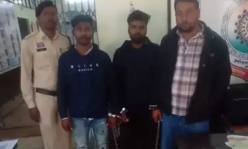 शराब दुकान के सेल्समैन भी संलिप्त मिले तस्करी मामले में, तीन गिरफ्तार