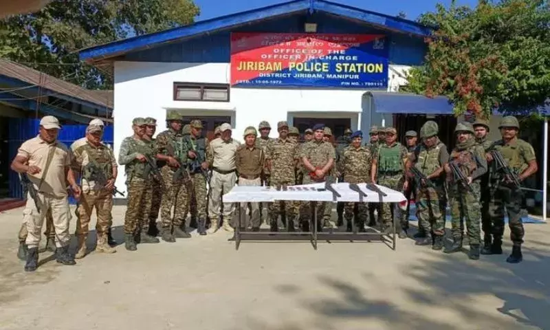 Manipur: जिरीबाम में खाली पड़े उग्रवादी कैंप से हथियार बरामद Manipur: जिरीबाम में खाली पड़े उग्रवादी कैंप से हथियार बरामद