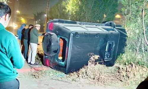 Delhi Accident रिश्तेदारों ने कहा, इकलौता कमाने वाला चला गया Delhi Accident रिश्तेदारों ने कहा, इकलौता कमाने वाला चला गया