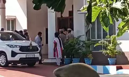 Karur murder case : सुप्रीम कोर्ट के जज के नेतृत्व में एक टीम पहुंची Karur murder case : सुप्रीम कोर्ट के जज के नेतृत्व में एक टीम पहुंची