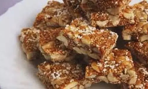 Til-Moongfali Ki Barfi: ठंड के दिनों में झटपट बनाएं तिल-मूंगफली की बर्फी