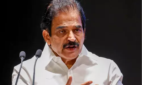 Venugopal ने प्री-लोडेड ‘संचार साथी’ ऐप की अनिवार्यता पर आपत्ति जताई Venugopal ने प्री-लोडेड ‘संचार साथी’ ऐप की अनिवार्यता पर आपत्ति जताई