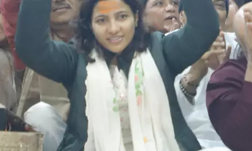Ujjain :विश्व कप विजेता टीम की खिलाड़ी स्नेहा राणा ने किए महाकालेश्वर मंदिर में दर्शन