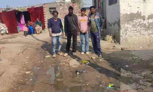 Tarn Taran के प्रीतनगर इलाके में पीने के पानी की सप्लाई और दूसरी नागरिक सुविधाएं नहीं हैं