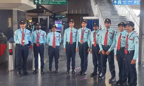 Hyderabad मेट्रो ने 20 ट्रांसजेंडर्स को सुरक्षाकर्मी नियुक्त किया Hyderabad मेट्रो ने 20 ट्रांसजेंडर्स को सुरक्षाकर्मी नियुक्त किया