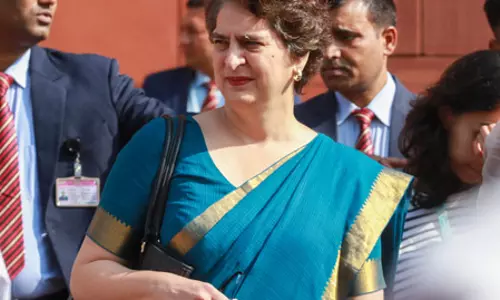 साइबर सुरक्षा जरुरी, लेकिन इसके बहाने नागरिकों के फोन की निगरानी गलत: प्रियंका गांधी साइबर सुरक्षा जरुरी, लेकिन इसके बहाने नागरिकों के फोन की निगरानी गलत: प्रियंका गांधी