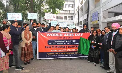 Jalandhar: वर्ल्ड एड्स डे पर लोगों को बीमारी के बारे में जागरूक किया गया Jalandhar: वर्ल्ड एड्स डे पर लोगों को बीमारी के बारे में जागरूक किया गया