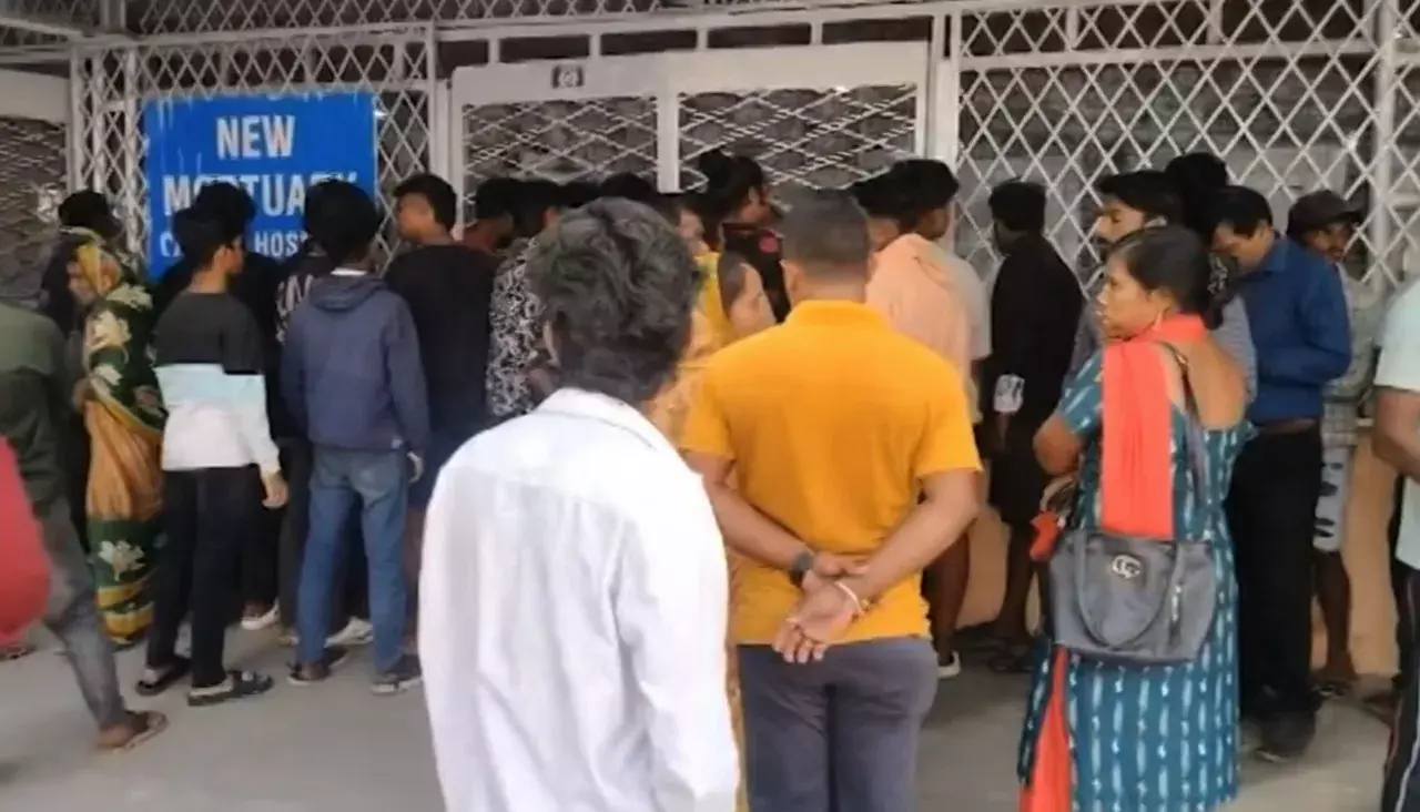 BJB नगर हादसा: भुवनेश्वर में बाइक डिवाइडर से टकराने से नयागढ़ के दो युवकों की मौत